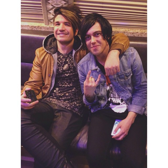 theadventuresofkidcatastrophe:  fucking sick sleeping with sirens show tonight, thanks