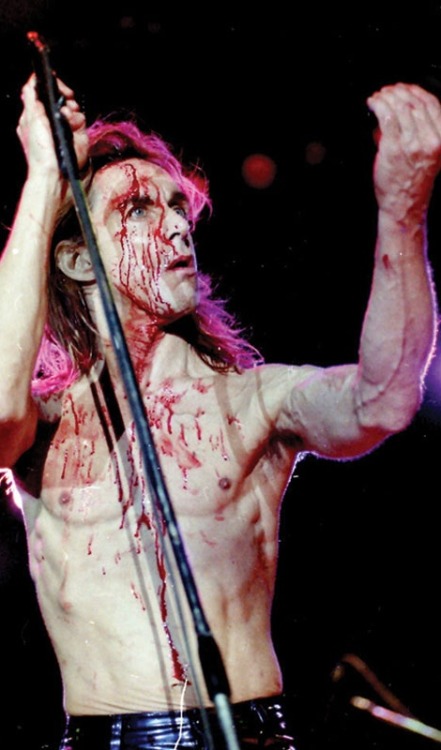 theunderestimator-2:Iggy Pop covered in blood during his wild performance at the “Rock Of Gods” fest