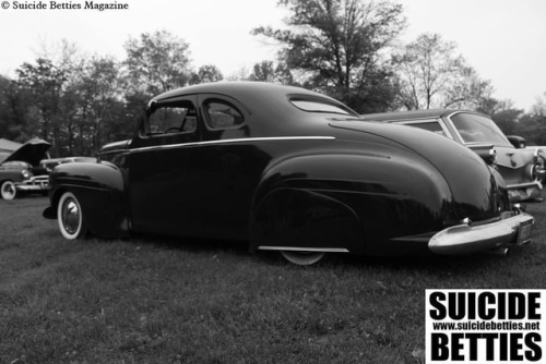 1940 Plymouth Photo by: Johnny Rebel(Outlaw Photography) © Suicide Betties Magazine @_moparfamily_ #antiquecar #automobile #leadsled #1940plymouth #mopar #dodge #chrysler #plymouth #carshow #jalopyshowdown #latimorevalleyfairgrounds #hotrod #plymouthcoupe