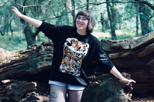 Spooky season approaches! Get cosy in a SKELETON HOUSE SWEATER!We visited a cute forest to take thes