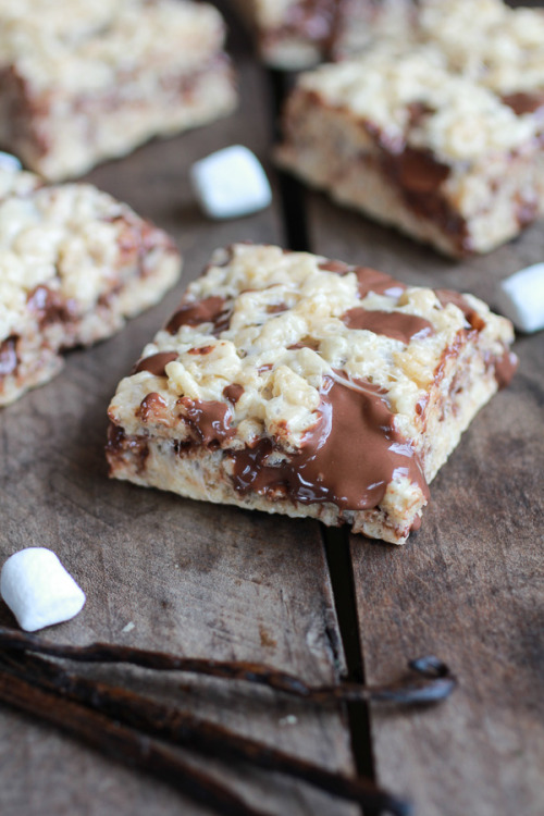 sweetoothgirl:  Brown Butter Vanilla Bean and Nutella Swirled Rice Krispie Treats 
