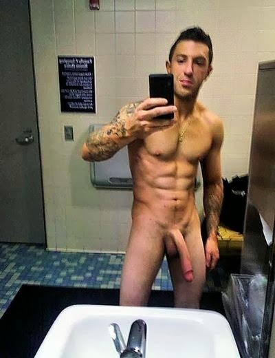 realmenstink:  sexybearbutt:  theconsolidator:  Follow The Consolidator.   :-O   TATTED STUD WITH A 3RD LEG !!!