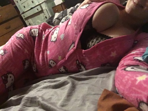 skitty-little-kitty:The bestest pjs! Now where’s my paci?