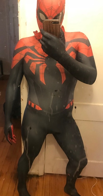 spandexsub:  Finally got a new suit. 