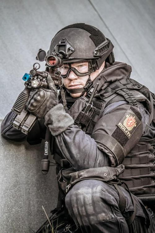 Porn militaryarmament:  Norwegian police and soldiers photos