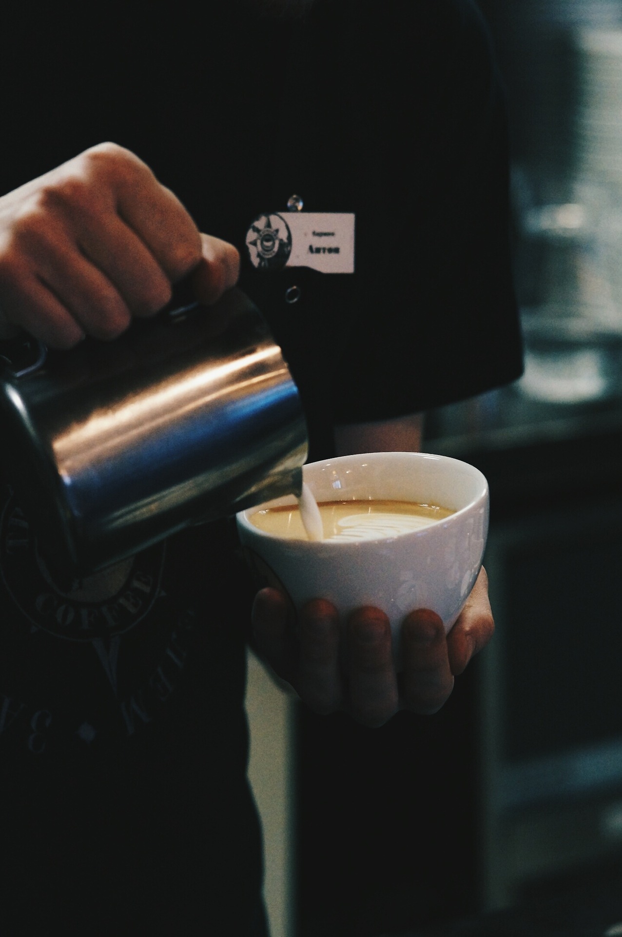 espresso-lovers:  #lattert #coffee #latte #vsco  @empoweredinnocence I want a latte