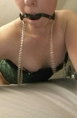 hot-n-horny-milf:  Ready and waiting for him to get home last night.   @tjhanna 