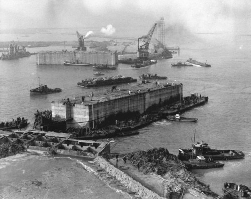 Phoenix breakwaters used to close a dike breach after the 1953 North Sea flood, Ouwerkerk.