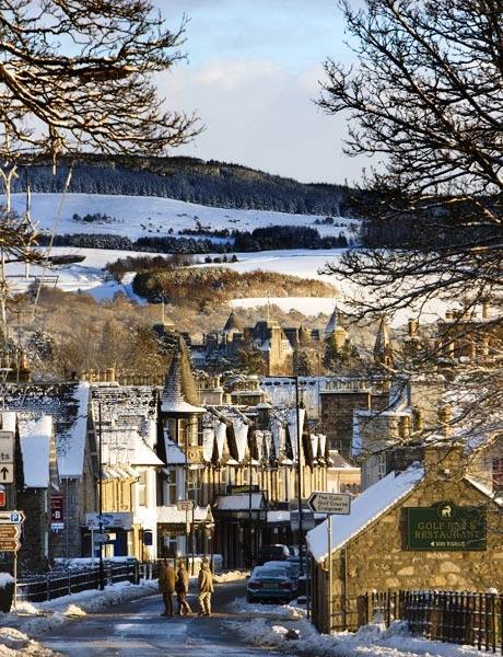 thequeensenglish:  Winter in Pitlochry, Perthshire, Scotland.Pitlochry is a burgh (town) in the coun
