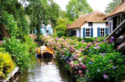 floralls: Giethoorn Netherlands: A Magical Town with No Roads