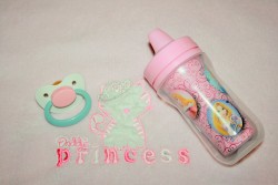 daddysetheralkitten:  ~My cutest blankie, sippy, and paci!!~ 