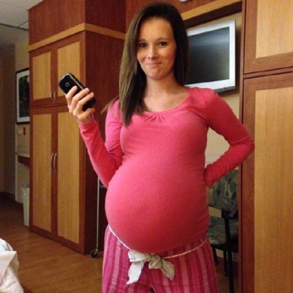 CadiePreggoBelly