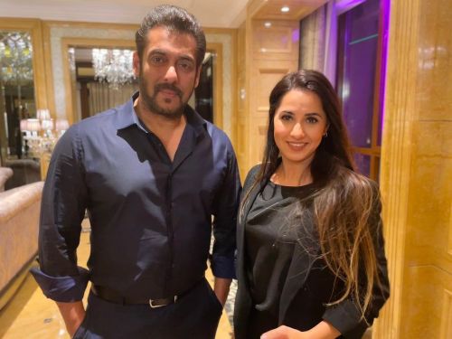 ★FAB…Salman Khan with MUA Ash Kaur at Dabangg Tour Riyadh!- December 10, 2021