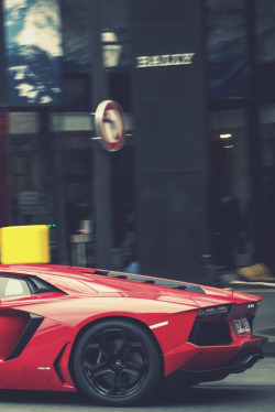 exclusive-pleasure:  Aventador   why does it have to look so sexy