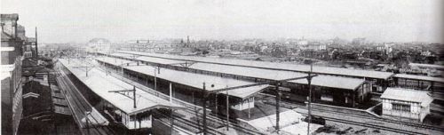 The original Tokyo Station at its completion in 1914.  It opened on December 20th, with four platfor