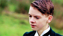 thomas-gangster:Thomas Brodie-Sangster as Tim Latimer in Doctor Who / requested by ilovetextingandsc