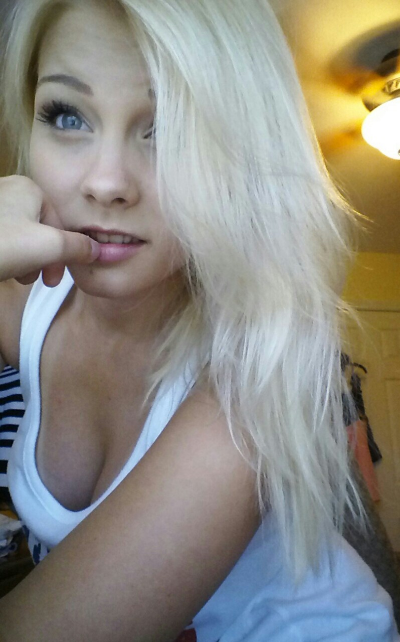 reeetta:  my hair is getting so long 