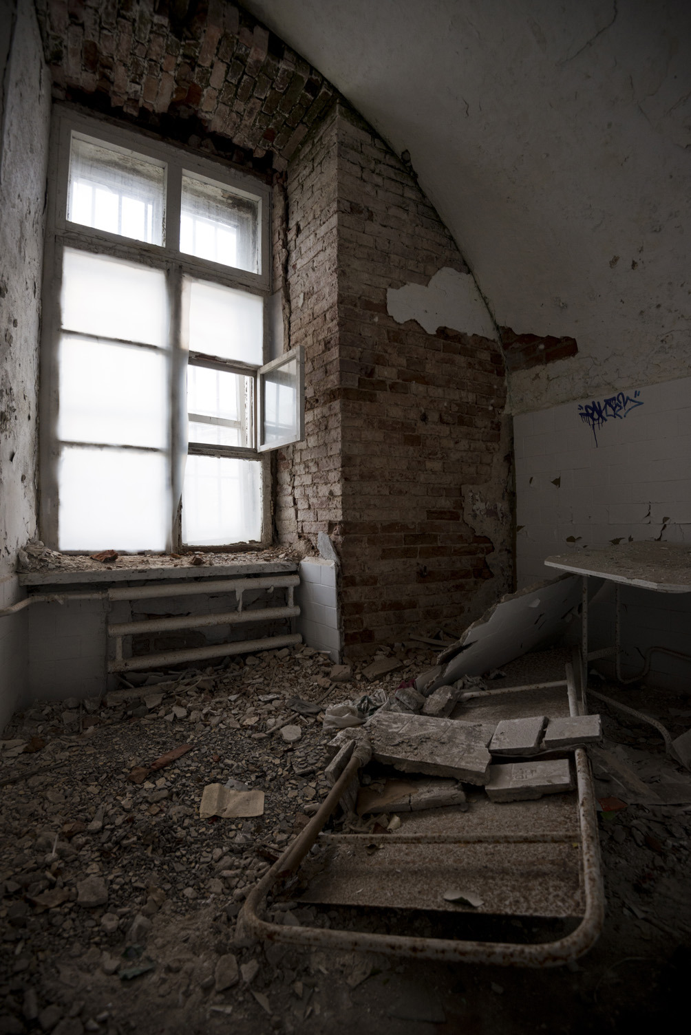 yuriorbital:  Walls that saw too much Abandoned Soviet Prison Opened in the 1840
