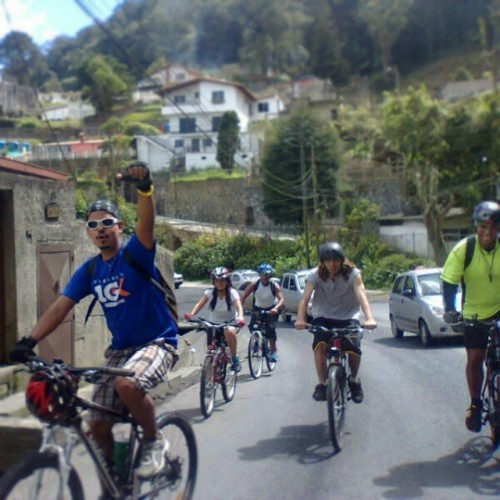 luiso124: Foto cortesía de Román.Hernández… Subiendo a El.Junquito @Bici_aventuras