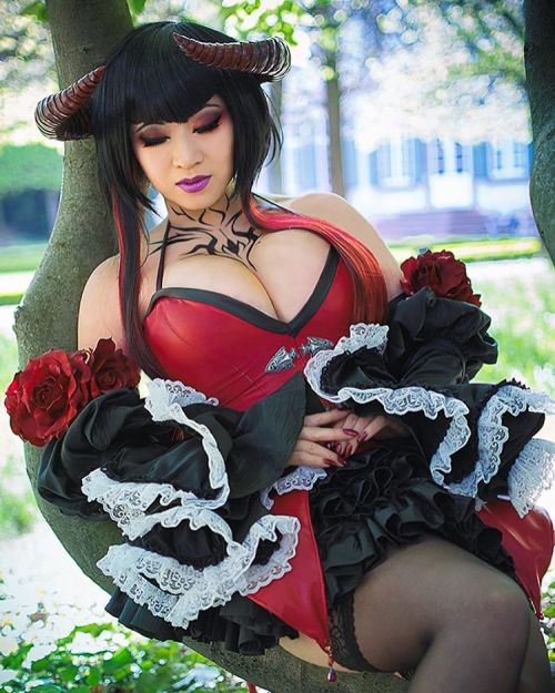 yayacosplay:Sleepy Eliza!  Costume made by #YayaHan, photographed by #TomiTotoro Productions.  #Tekk