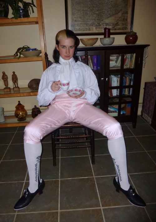 vincents-crows:I recently finished my first pair of proper 18th century breeches! In pink silk, beca