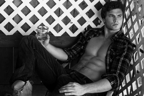 Sex Derek Theler pictures