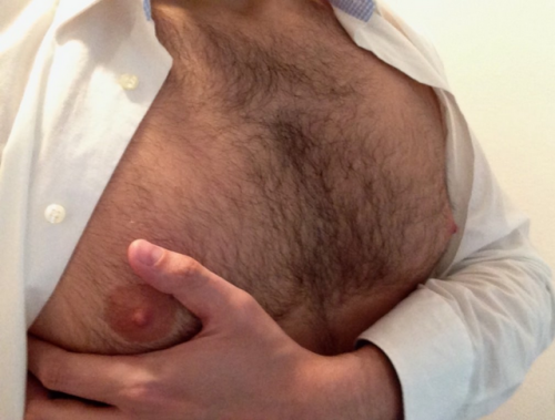 dfranklinalex: Squeeze some man gravey out of that nipple for me