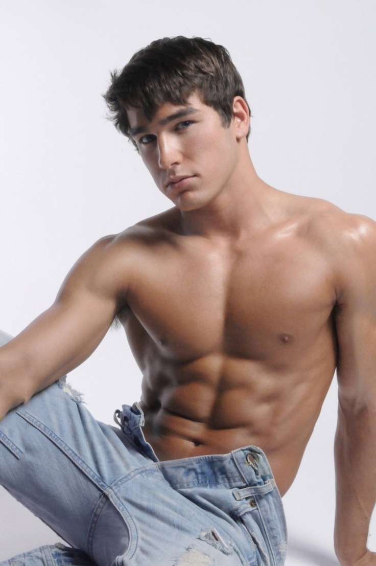 takemetobedandlosemeforever:  Jon Cossu