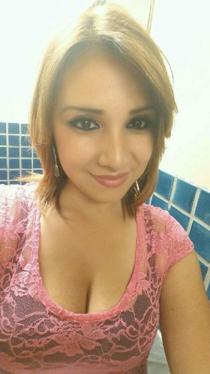 tanyaisback: Who wants to see my tits!? Will show after reaching 100 comments or/and likes !!!