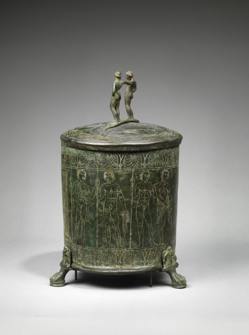 theancientwayoflife:~ Praenestine Cista with engravings of the Dioscuri and the Judgment of Paris.Da