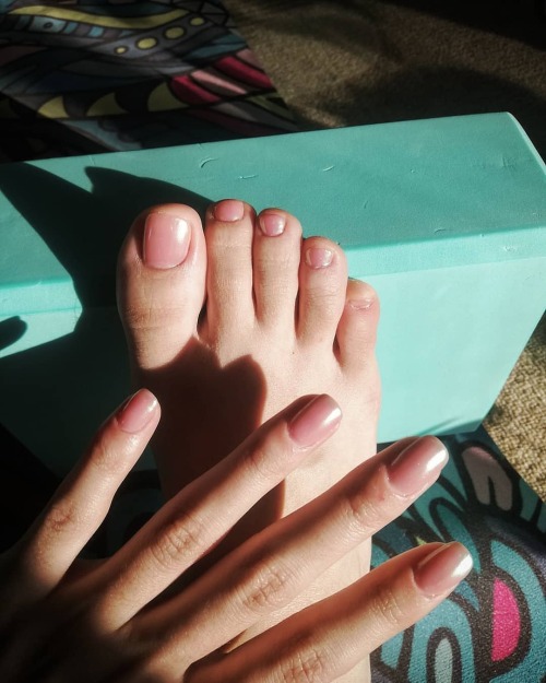 #feet #foot #toes #fußmodel #barefeet #cutefeet #prettyfeet #prettytoes #prettysoles #füße #soles #c