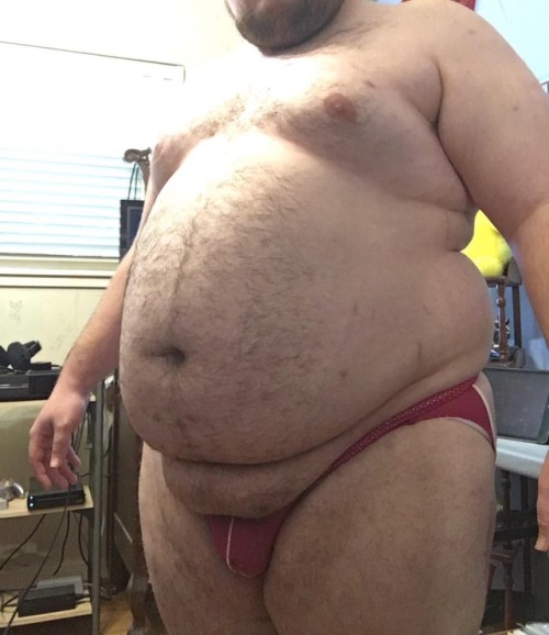 askagain3r: I wanted to be sexy today and share this picture I love my body and being a hefty guy I 