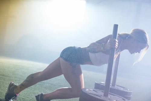 hotfitdivas:  fitcalves:  Challenge yourself to deliver better results. Not always more but BETTER.   http://hotfitdivas.com
