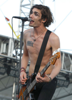 bandmembers-gonewild:  Tyson Ritter - The