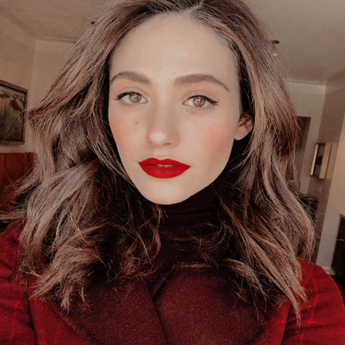ミ ✿ »  (©)  like or reblog if you save / like ou reblog se salvar algo.