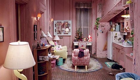 totalrecallvintage:My only real goal in life is to live in the Catwoman apartment.