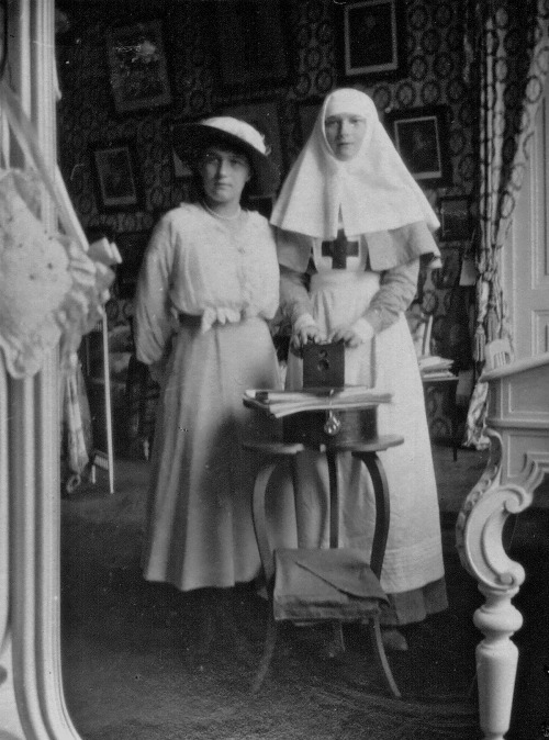 Various selfies taken byGrand Duchess Anastasia Nikolaevna of Russia (1901-1918)featuring her si