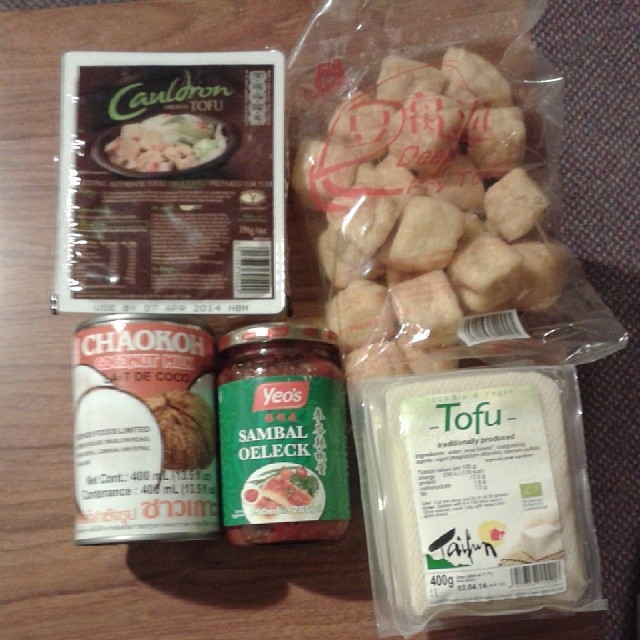 FINALLY managed to find firm block tofu. Unfortunately it was at Whole Foods. I miss Malaysia.
I find my grills slightly grinded (ground?) that staple Southeast Asian food stuff like tempe(h) and tauhu/tahu/tofu can only be found in overpriced,...