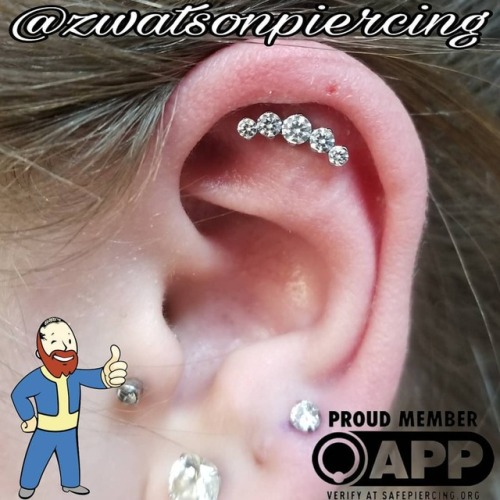 What a lovely addition to this ear! @e13anor is piercing all day! Stop in and see what shes dying to