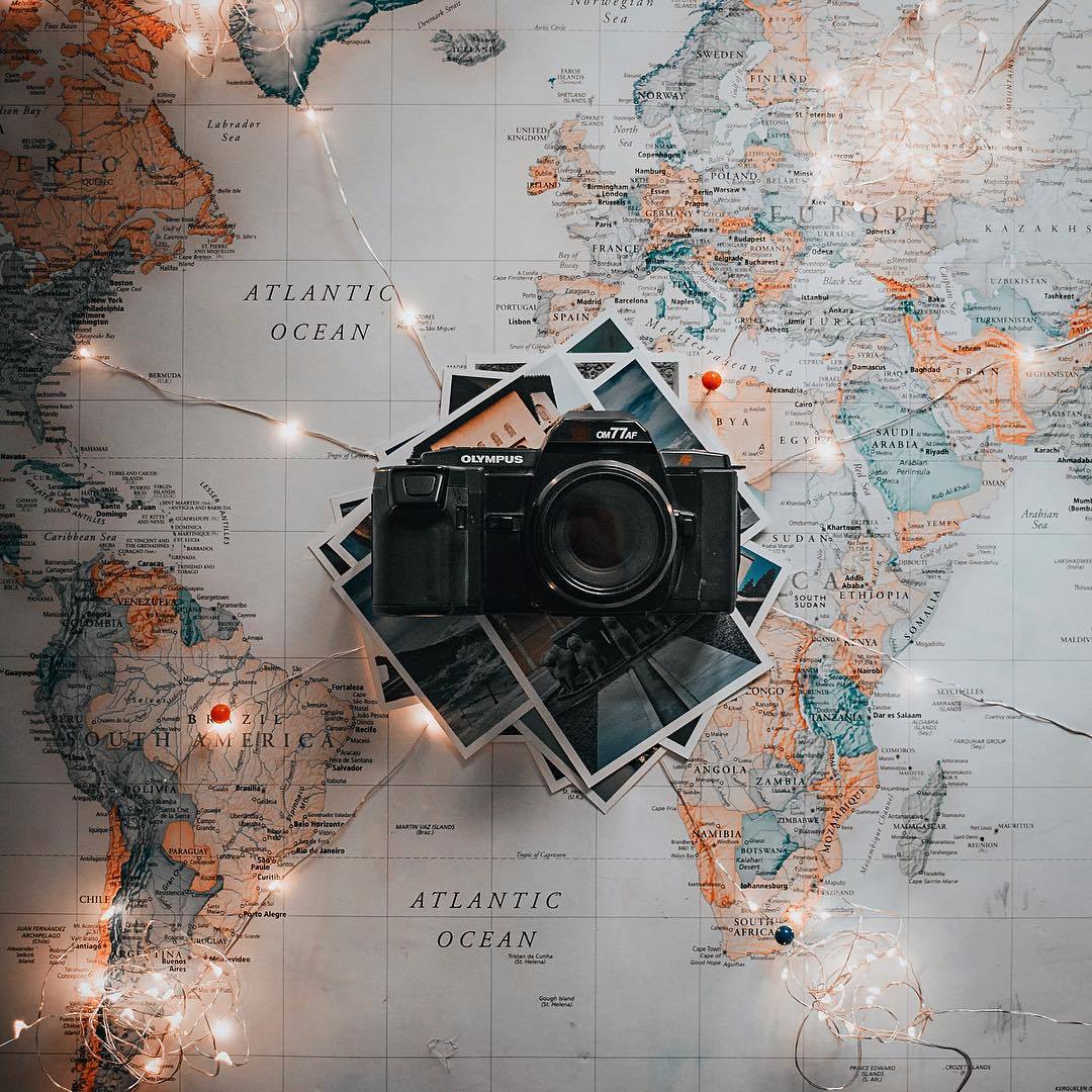 atraversso:  Explore   the world  - Christopher Funk