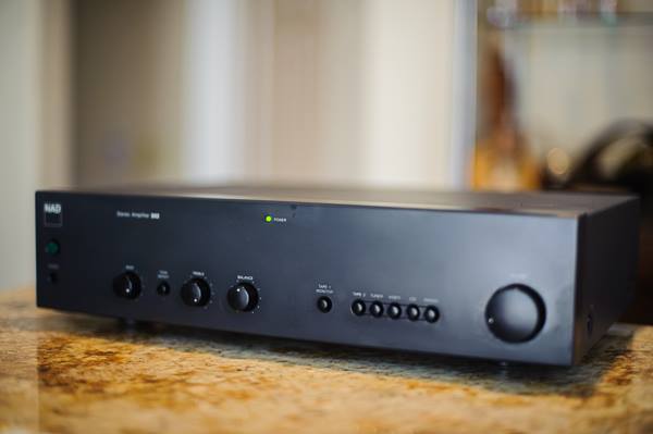 NAD 302 Amplifier