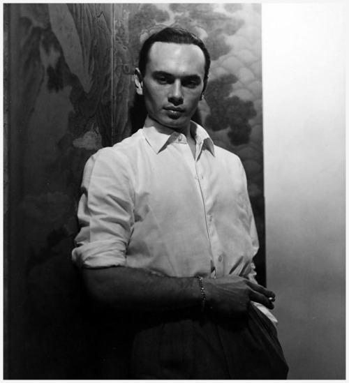 rosamilonguita:Photo Cecil Beaton – Yul Brynner, 1930′s