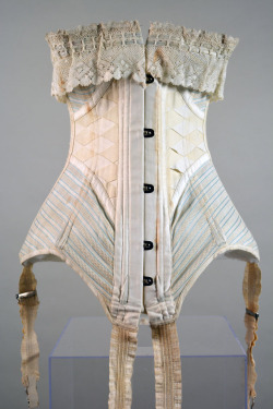 symingtoncorsets:  ‘The Woven Waist Corset’ was designed in 1908 and has a unique design of interlocked tapes around the waist, the bust and hips zones are made from blue and white cellular cotton. The sides and back are boned with a combination of
