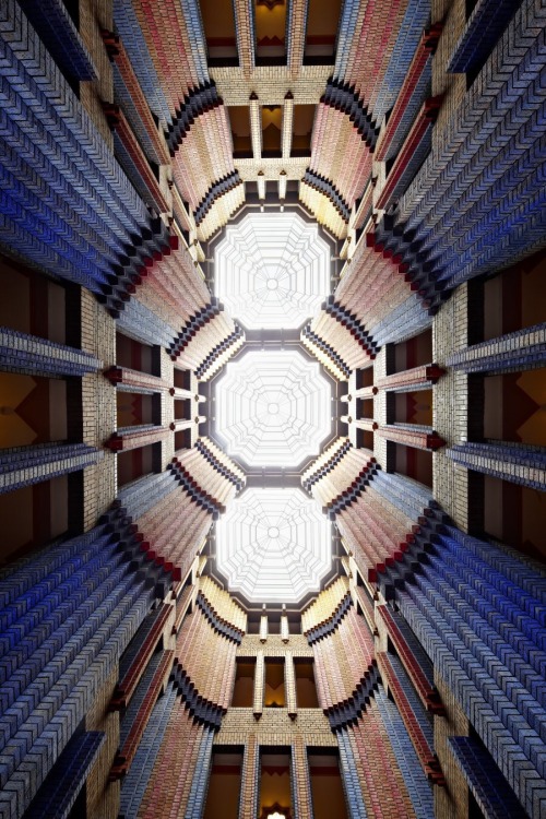 design-is-fine: Peter Behrens, Dome Hall of “Farbwerke Hoechst”, 1921-24. Frankfurt. Via Industriepa