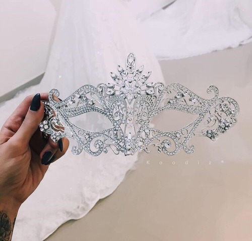red-r0ses:  find someone who makes you feel drunk when you’re sober - rosy/luxe blog 