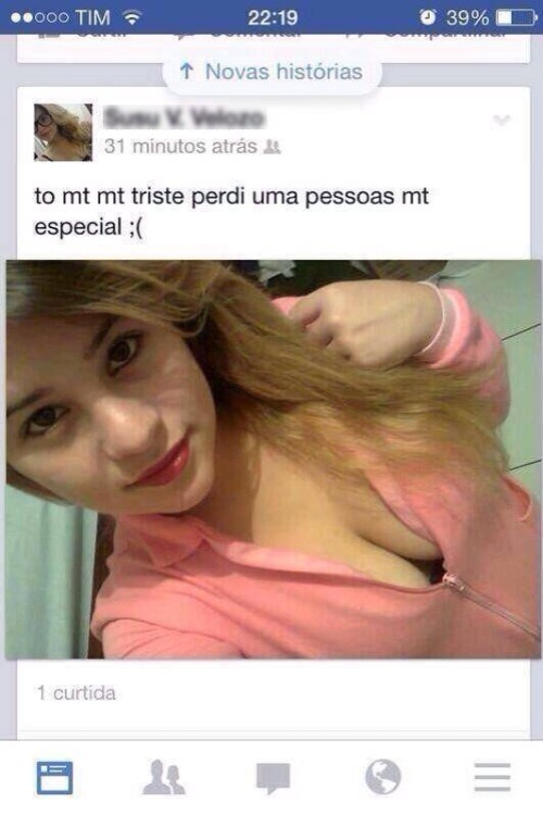 clash-at-demonnhead:  Estou muito triste… Quanta tristeza nesse coraçãozinho moça D: auhahuahu 