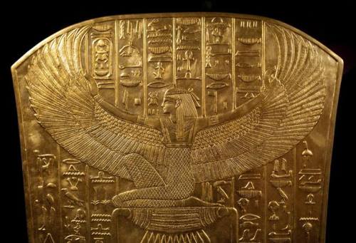 amntenofre:“O You Gods, I am Isis, Osiris’s sister, Who wept for the father of the Gods, Osiris, Who