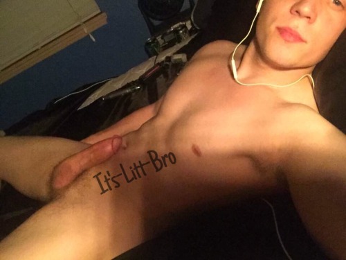 its-litt-bro:  Not really my thing tbh, just here to add some diversity.