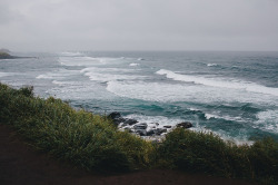 valinoreva:Ho’okipa Lookout by Jared Atkins on Flickr.