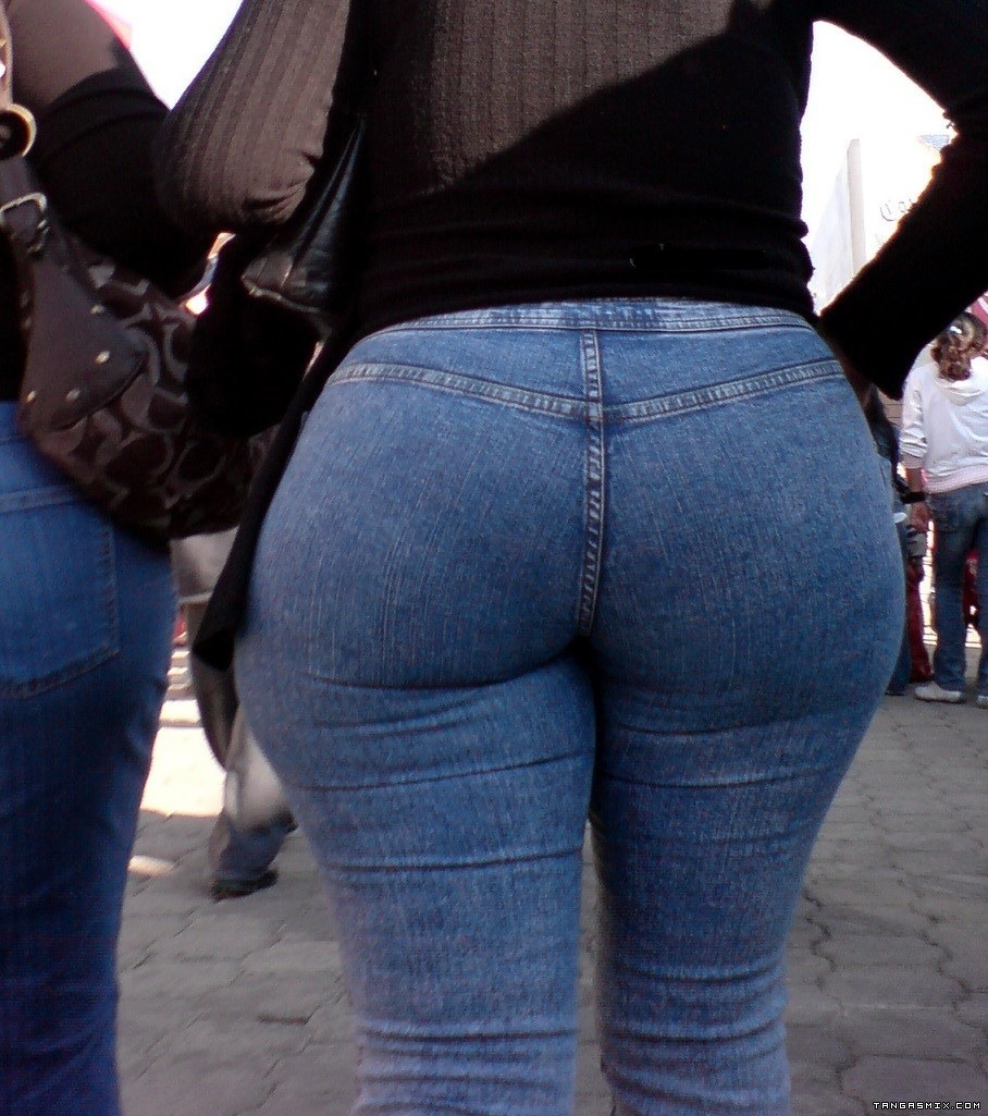 babygotaphatass:  pearhub:  More like this: #thick #tight pants #booty  Fuck!!